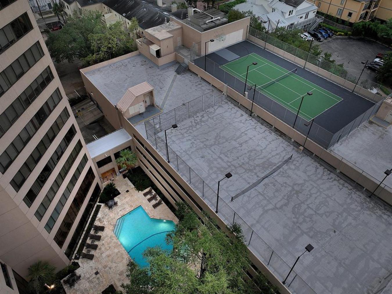 Houston, Texas, 77007, United States, 4 Bedrooms Bedrooms, ,5 BathroomsBathrooms,Residential,For Sale,1893139