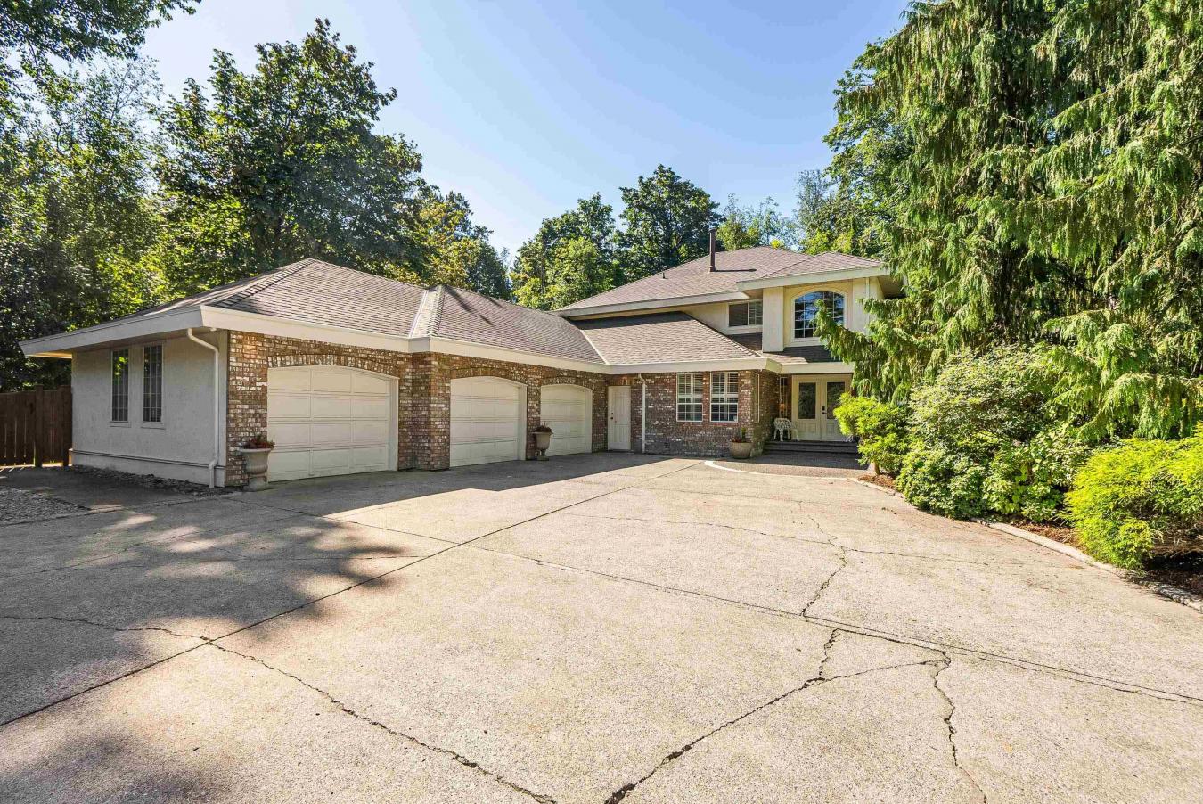 Abbotsford, BC, V2T 7Y3, Canada, 6 Bedrooms Bedrooms, ,3 BathroomsBathrooms,Residential,For Sale,1893160