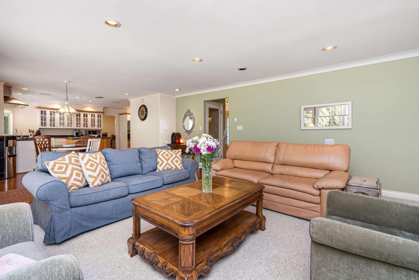 Abbotsford, BC, V2T 7Y3, Canada, 6 Bedrooms Bedrooms, ,3 BathroomsBathrooms,Residential,For Sale,1893160