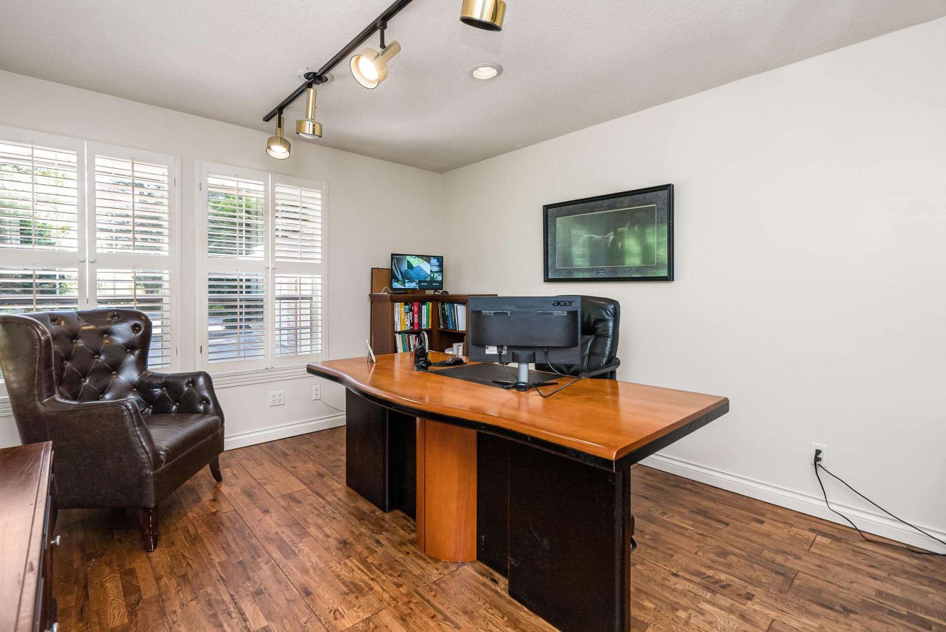 Abbotsford, BC, V2T 7Y3, Canada, 6 Bedrooms Bedrooms, ,3 BathroomsBathrooms,Residential,For Sale,1893160