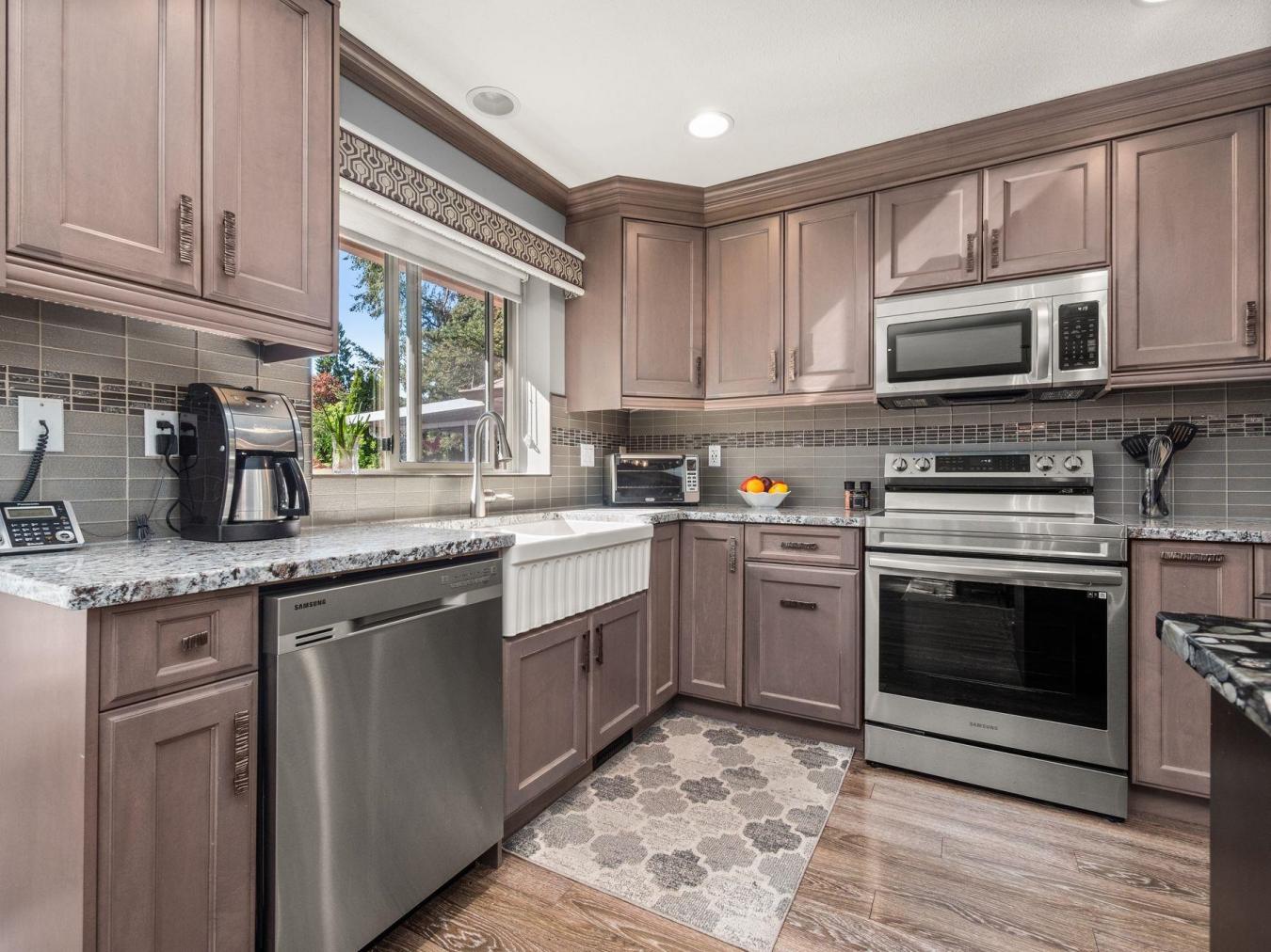 Mission, BC, V2V 4Y5, Canada, 5 Bedrooms Bedrooms, ,3 BathroomsBathrooms,Residential,For Sale,1893135