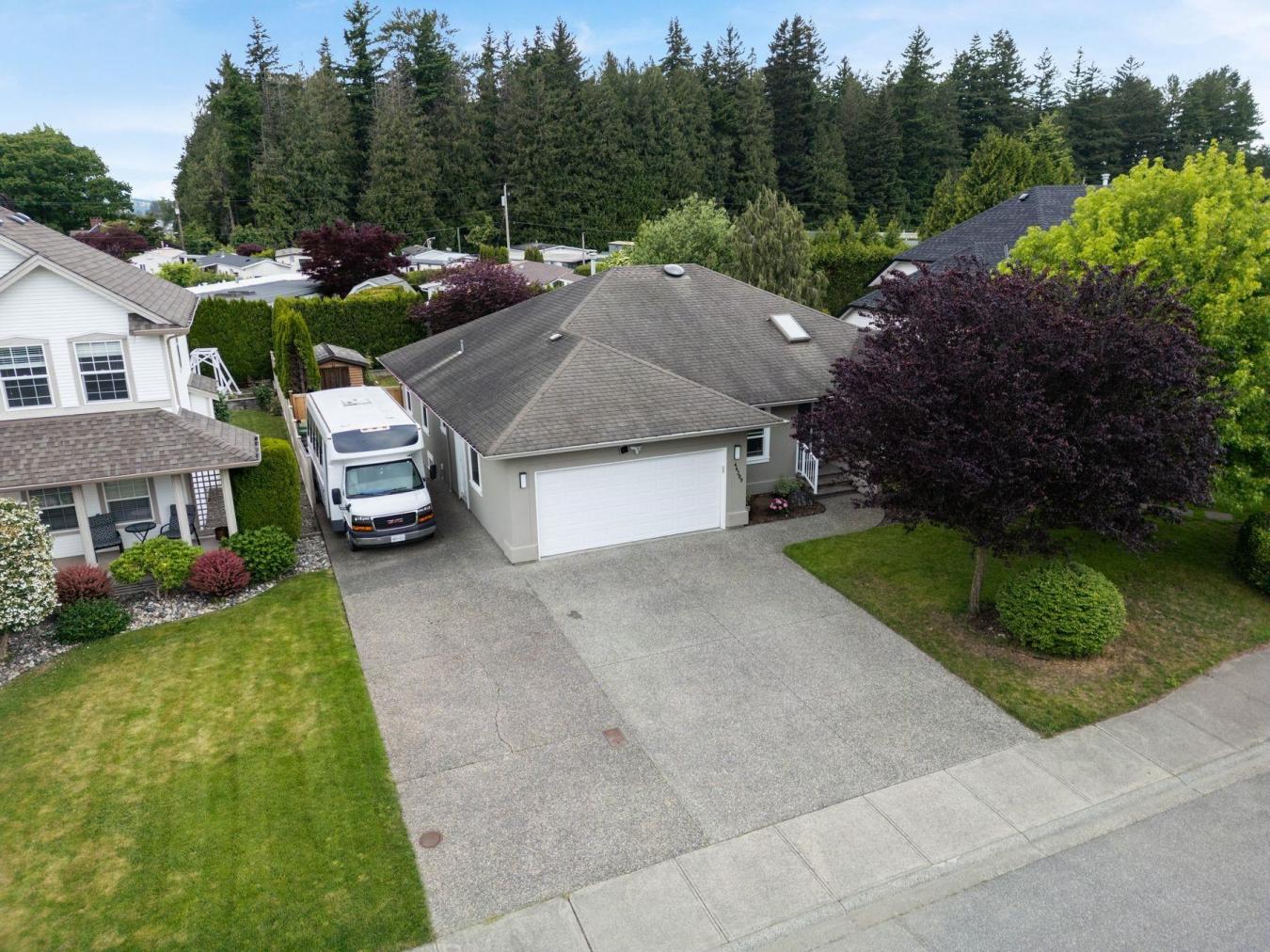 Chilliwack, BC, V2R 5L1, Canada, 5 Bedrooms Bedrooms, ,3 BathroomsBathrooms,Residential,For Sale,1893134