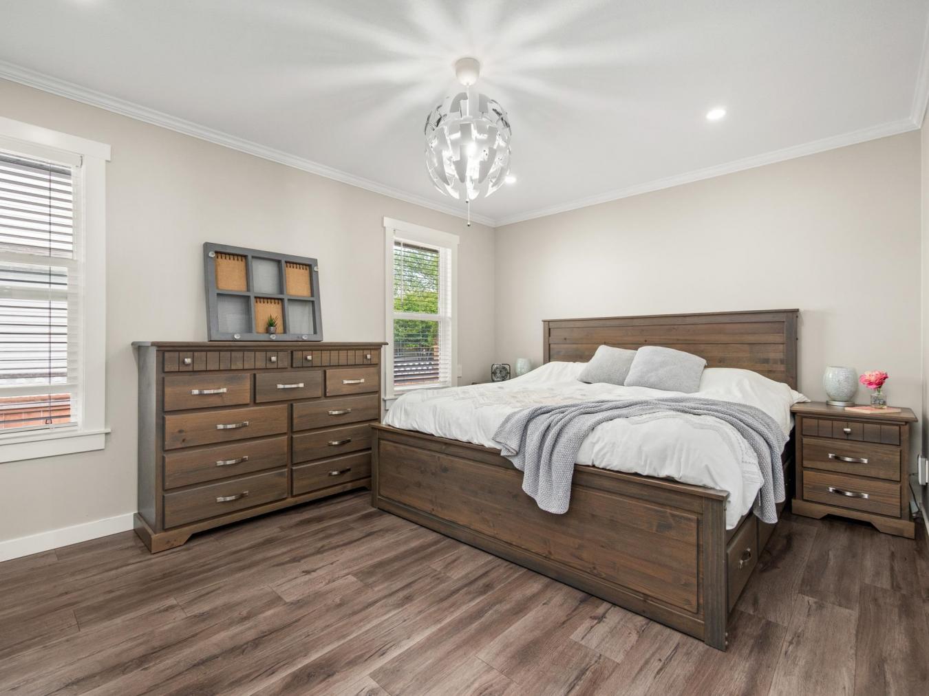 Chilliwack, BC, V2R 5L1, Canada, 5 Bedrooms Bedrooms, ,3 BathroomsBathrooms,Residential,For Sale,1893134