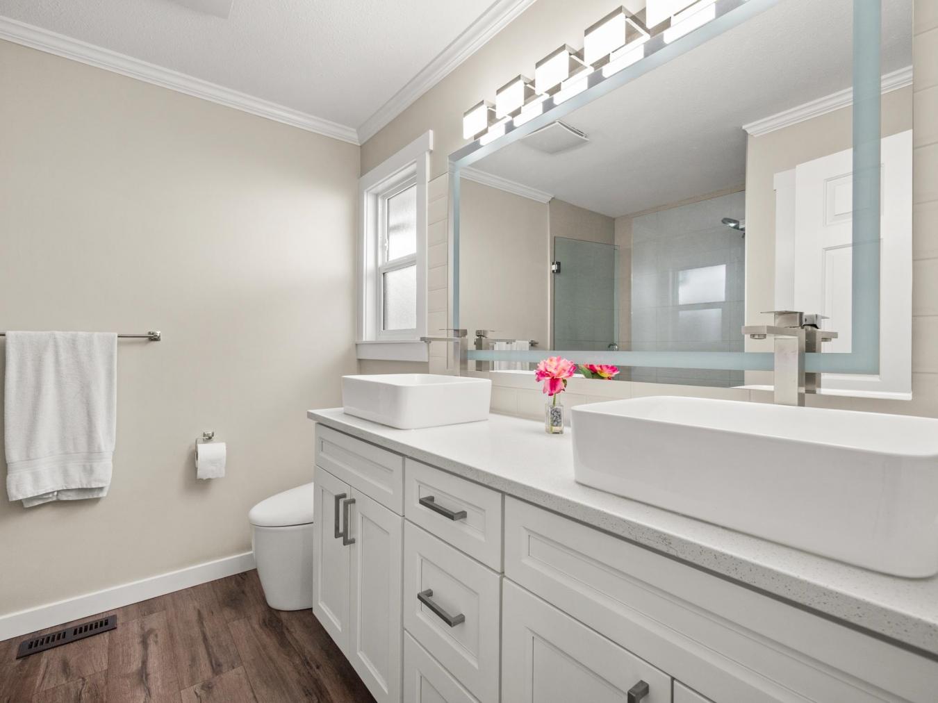 Chilliwack, BC, V2R 5L1, Canada, 5 Bedrooms Bedrooms, ,3 BathroomsBathrooms,Residential,For Sale,1893134