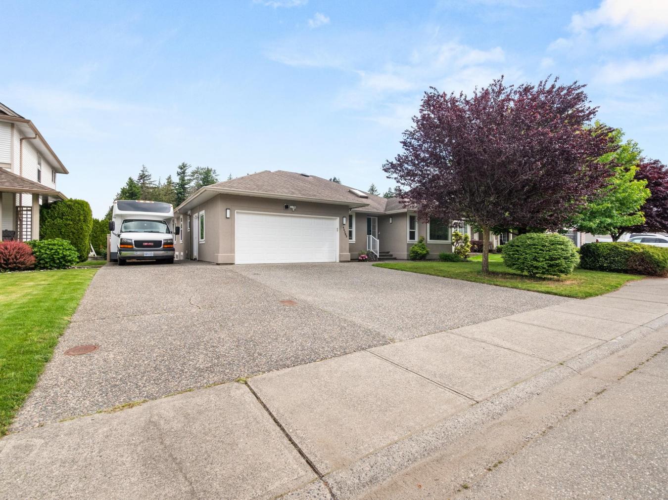 Chilliwack, BC, V2R 5L1, Canada, 5 Bedrooms Bedrooms, ,3 BathroomsBathrooms,Residential,For Sale,1893134