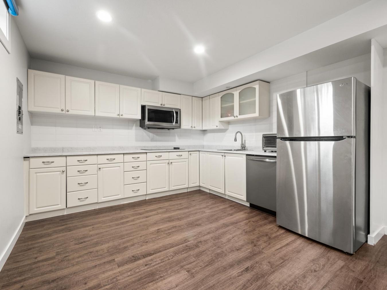 Chilliwack, BC, V2R 5L1, Canada, 5 Bedrooms Bedrooms, ,3 BathroomsBathrooms,Residential,For Sale,1893134