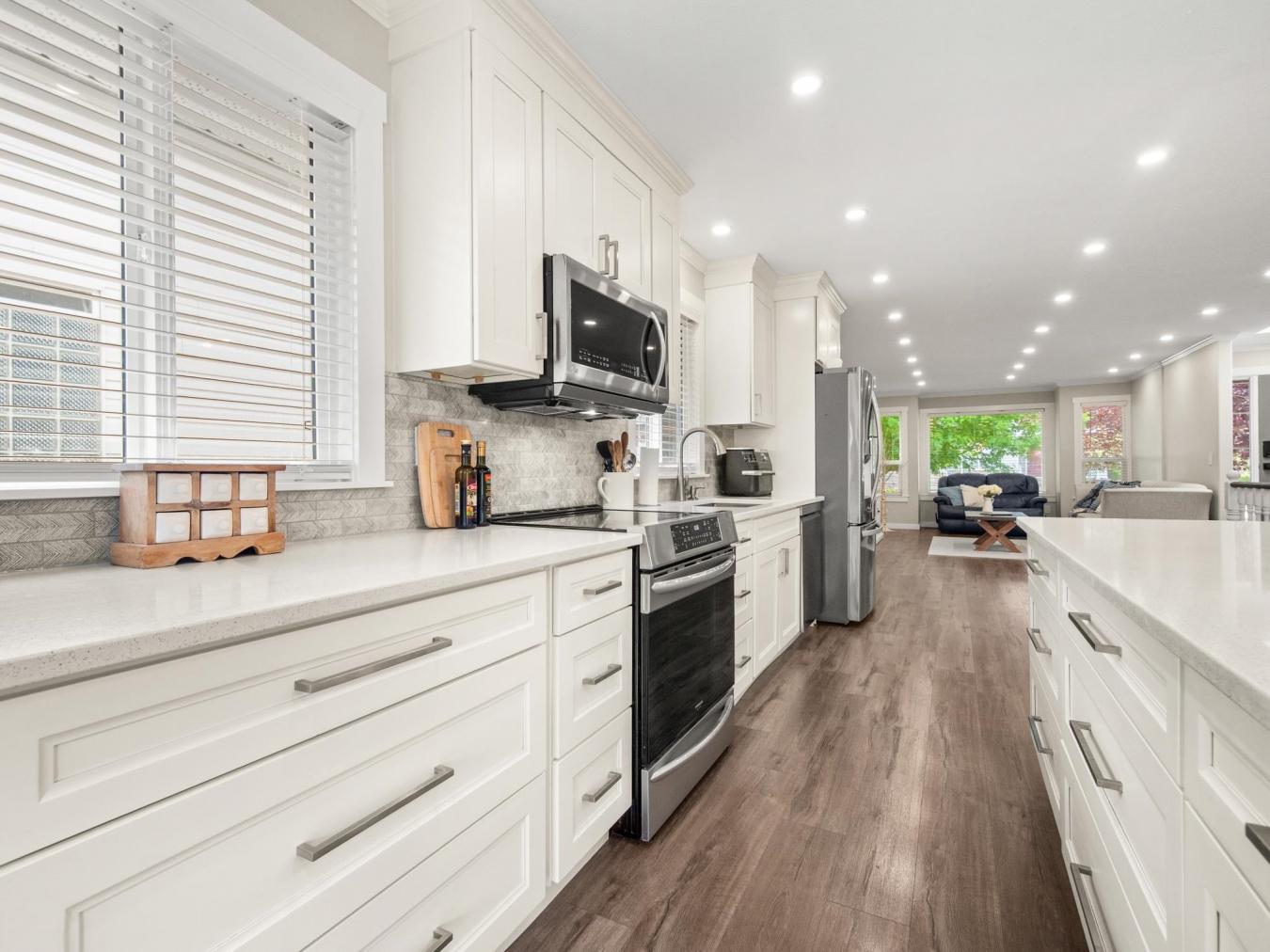 Chilliwack, BC, V2R 5L1, Canada, 5 Bedrooms Bedrooms, ,3 BathroomsBathrooms,Residential,For Sale,1893134
