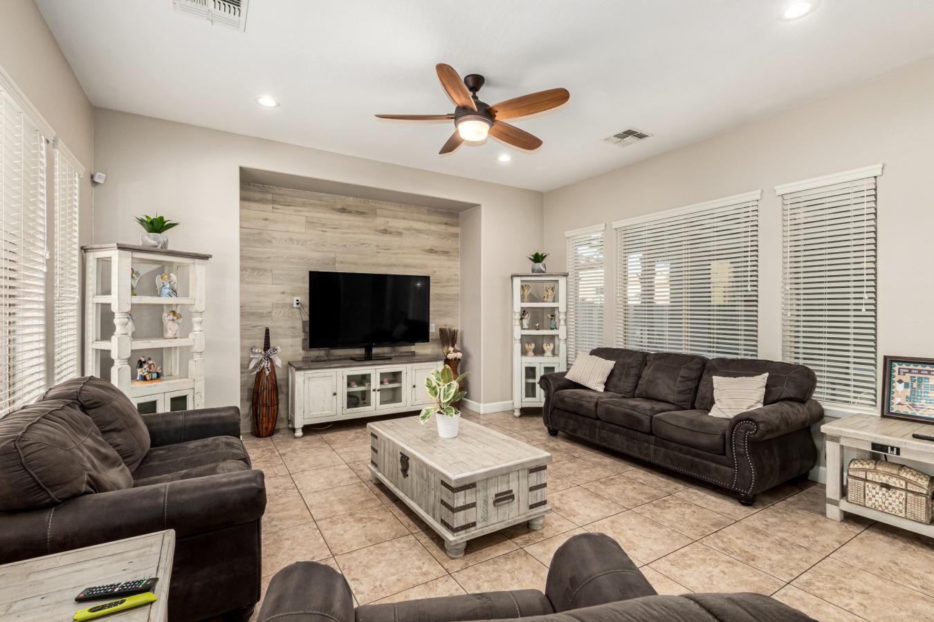 Laveen, Maricopa, 85339, United States, 5 Bedrooms Bedrooms, ,3 BathroomsBathrooms,Residential,For Sale,1894670
