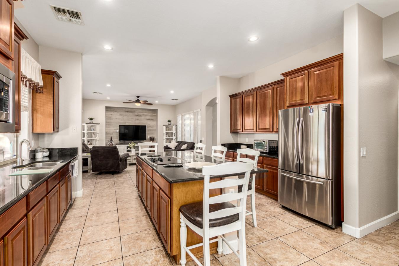 Laveen, Maricopa, 85339, United States, 5 Bedrooms Bedrooms, ,3 BathroomsBathrooms,Residential,For Sale,1894670