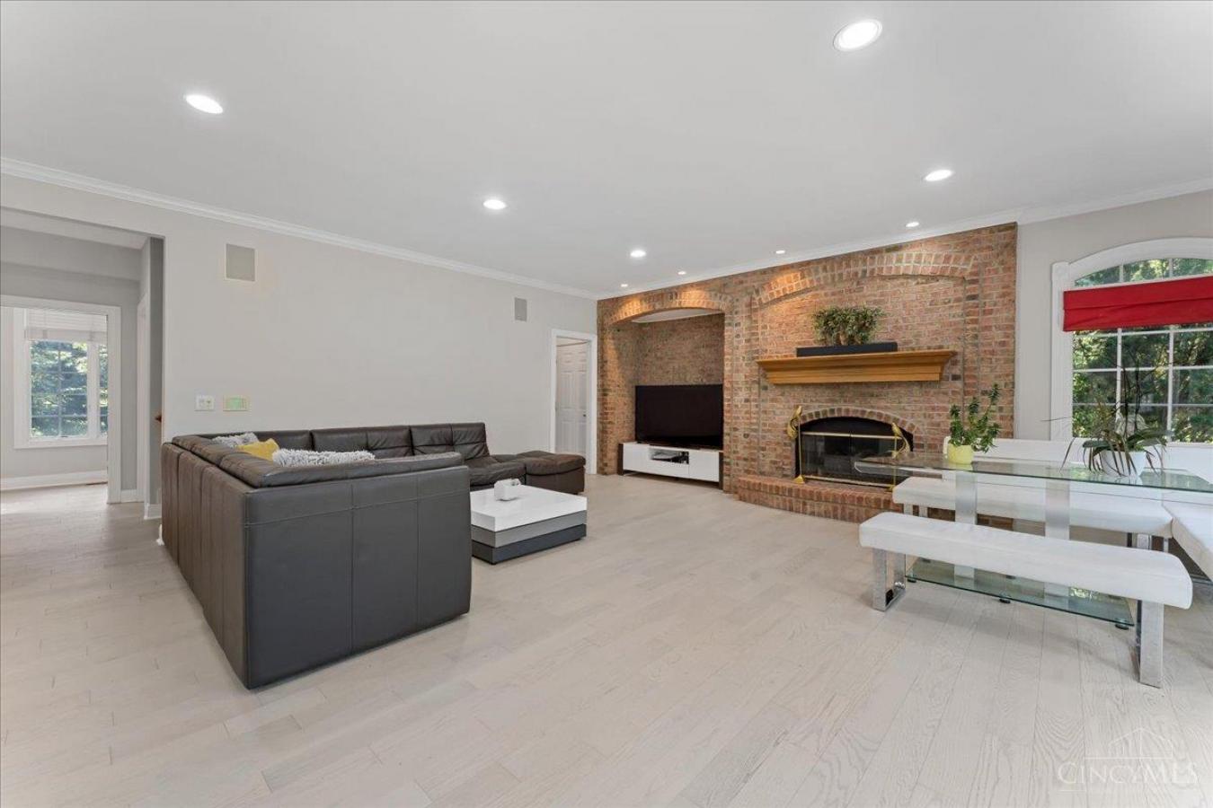 Montgomery, Ohio, 45249, United States, 5 Bedrooms Bedrooms, ,3 BathroomsBathrooms,Residential,For Sale,1893130