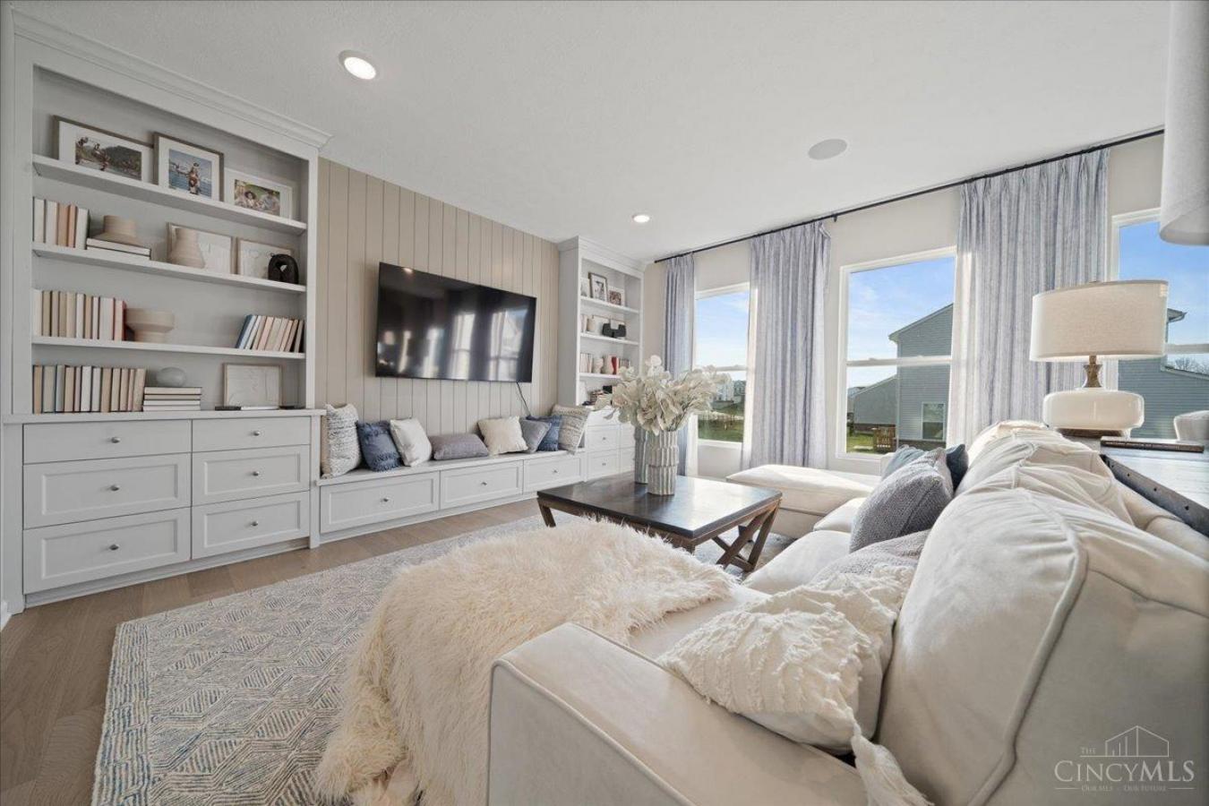 Fairfield Twp, Ohio, 45011, United States, 5 Bedrooms Bedrooms, ,3 BathroomsBathrooms,Residential,For Sale,1893128