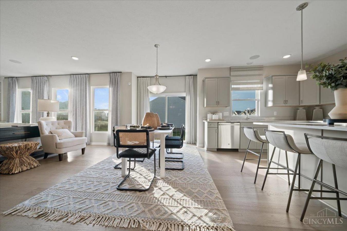 Fairfield Twp, Ohio, 45011, United States, 5 Bedrooms Bedrooms, ,3 BathroomsBathrooms,Residential,For Sale,1893128