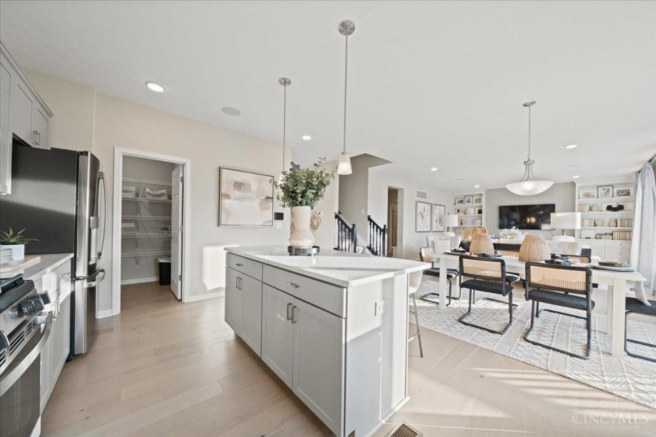 Fairfield Twp, Ohio, 45011, United States, 5 Bedrooms Bedrooms, ,3 BathroomsBathrooms,Residential,For Sale,1893128