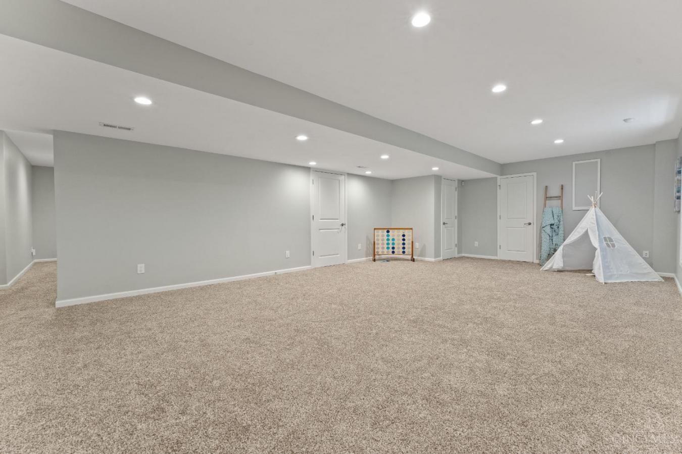 Liberty Twp, Ohio, 45011, United States, 4 Bedrooms Bedrooms, ,3 BathroomsBathrooms,Residential,For Sale,1893127