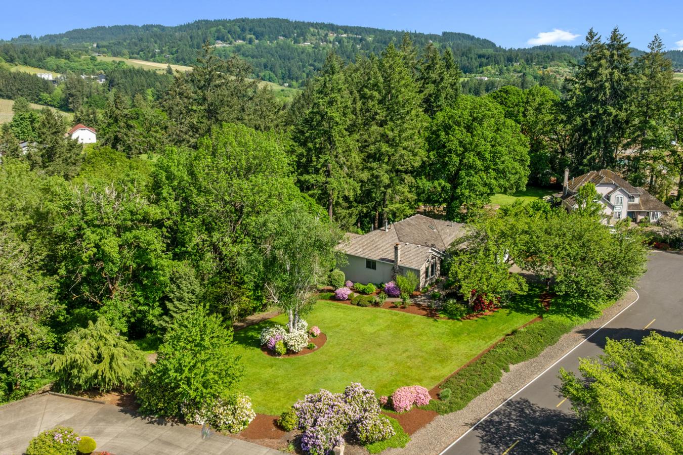 Newberg, Yamhill, 97132, United States, 4 Bedrooms Bedrooms, ,3 BathroomsBathrooms,Residential,For Sale,1889215