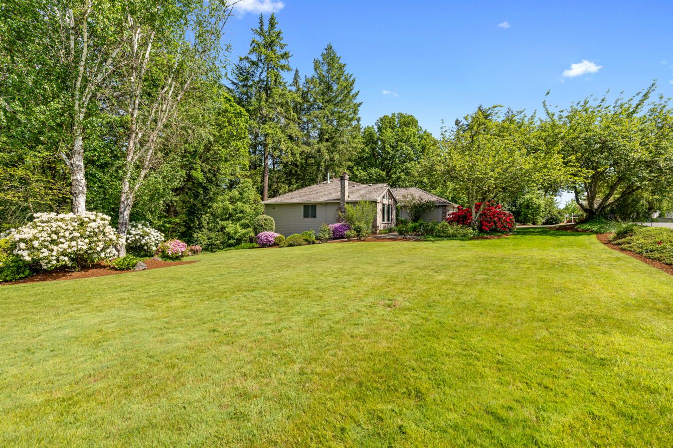 Newberg, Yamhill, 97132, United States, 4 Bedrooms Bedrooms, ,3 BathroomsBathrooms,Residential,For Sale,1889215