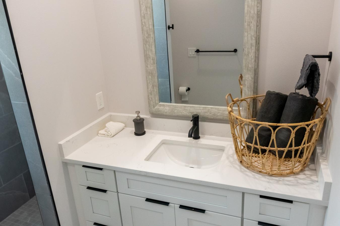 Melbourne, Florida, 32901, United States, 4 Bedrooms Bedrooms, ,3 BathroomsBathrooms,Residential,For Sale,1893122