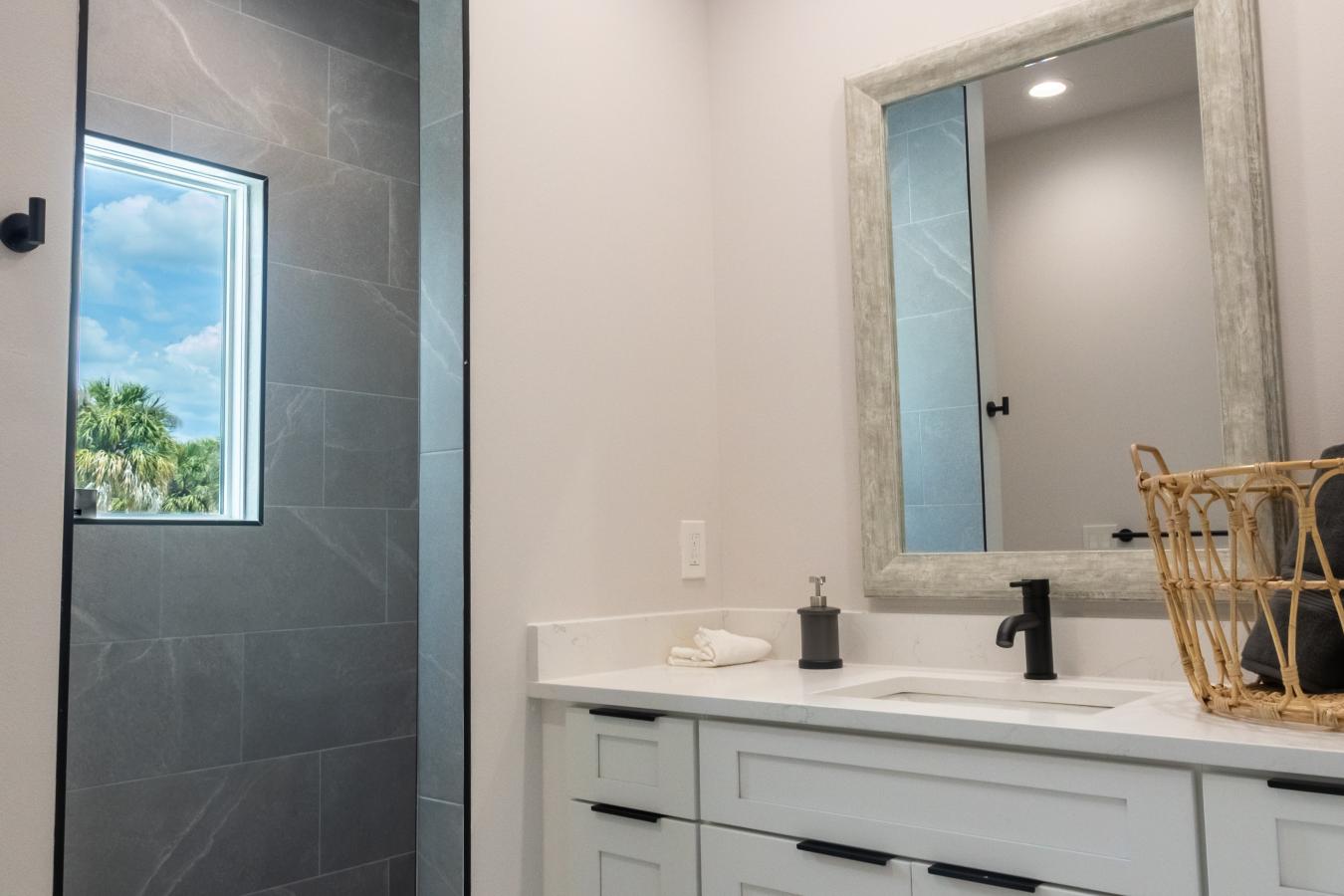 Melbourne, Florida, 32901, United States, 4 Bedrooms Bedrooms, ,3 BathroomsBathrooms,Residential,For Sale,1893122