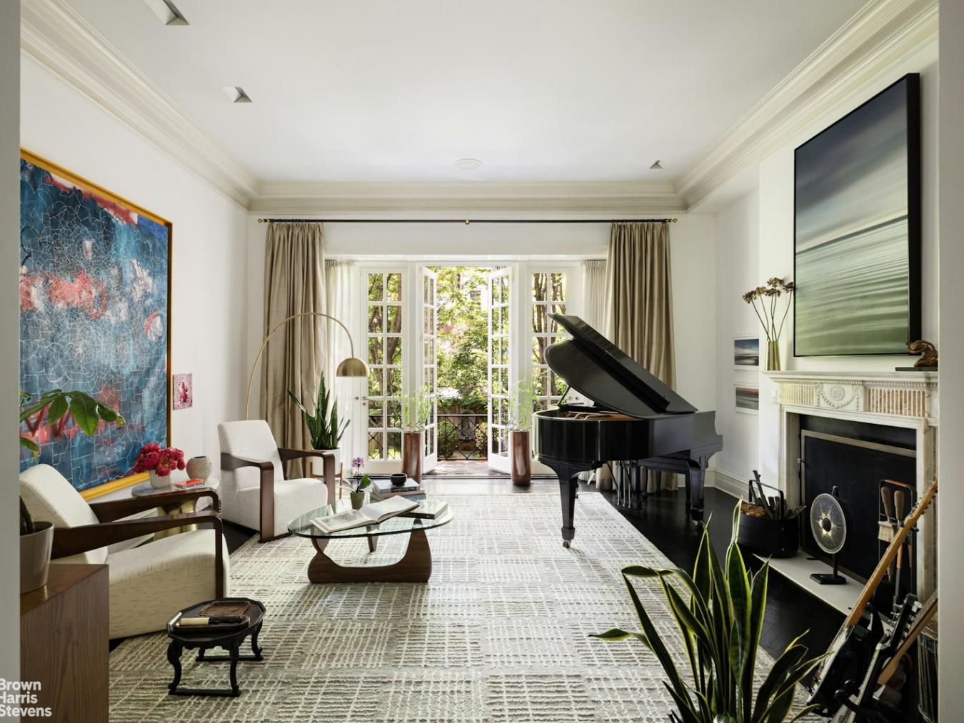 New York, New York, 10065, United States, 4 Bedrooms Bedrooms, ,3 BathroomsBathrooms,Residential,For Sale,1889214