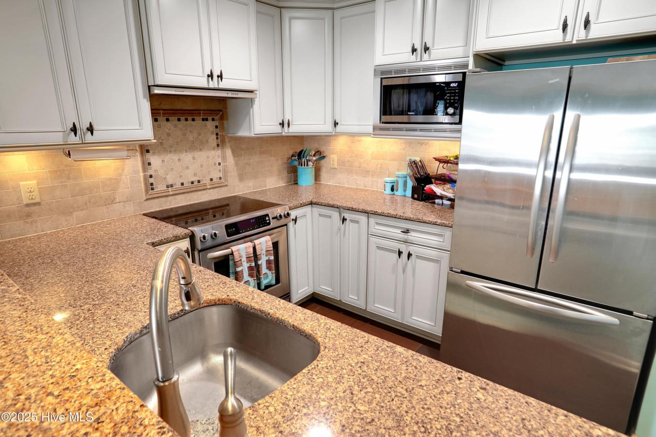 Carolina Beach, North Carolina, 28428, United States, 3 Bedrooms Bedrooms, ,2 BathroomsBathrooms,Residential,For Sale,1893115