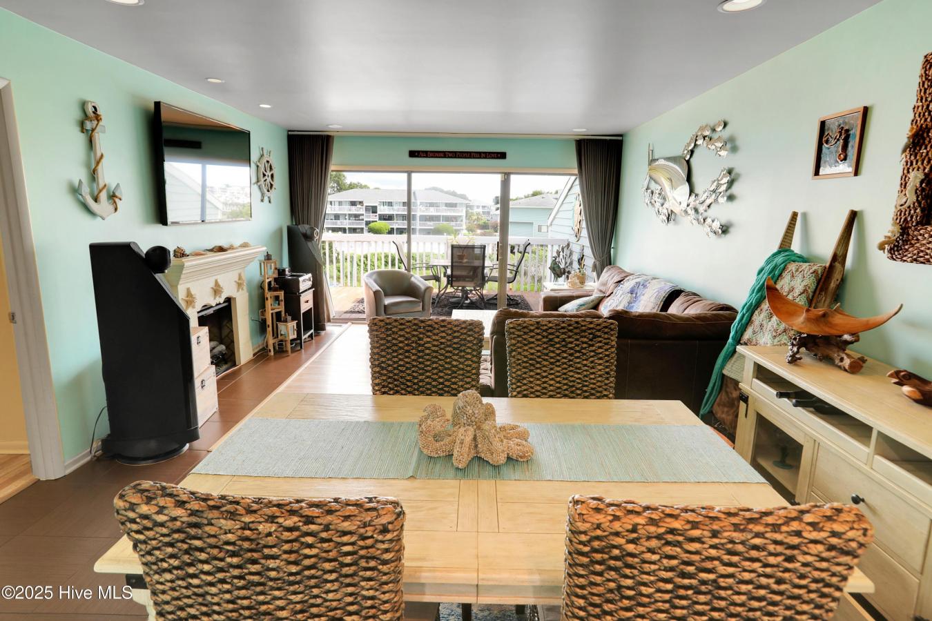 Carolina Beach, North Carolina, 28428, United States, 3 Bedrooms Bedrooms, ,2 BathroomsBathrooms,Residential,For Sale,1893115