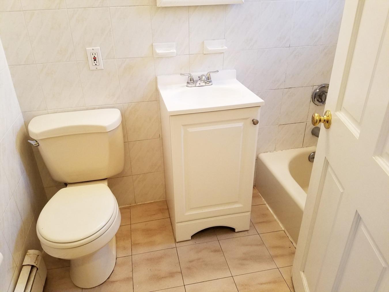 Newton, Massachusetts, 02458, United States, 4 Bedrooms Bedrooms, ,2 BathroomsBathrooms,Residential,For Sale,1893114