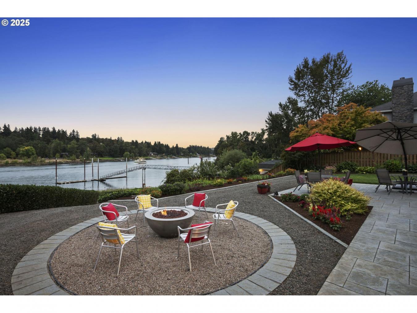 Lake Oswego, Oregon, 97034, United States, 3 Bedrooms Bedrooms, ,2 BathroomsBathrooms,Residential,For Sale,1893111