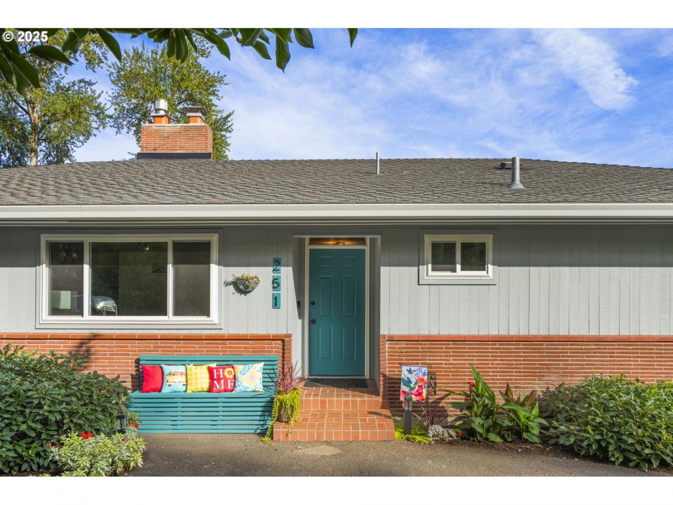 Lake Oswego, Oregon, 97034, United States, 3 Bedrooms Bedrooms, ,2 BathroomsBathrooms,Residential,For Sale,1893111