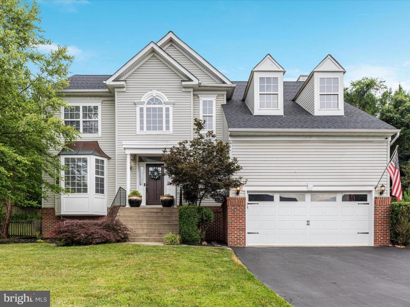 LEESBURG, Virginia, 20175, United States, 5 Bedrooms Bedrooms, ,3 BathroomsBathrooms,Residential,For Sale,1893109