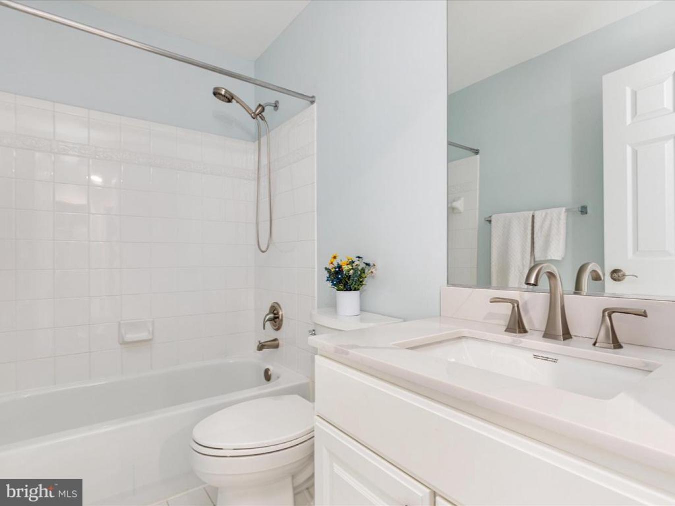 LEESBURG, Virginia, 20175, United States, 5 Bedrooms Bedrooms, ,3 BathroomsBathrooms,Residential,For Sale,1893109