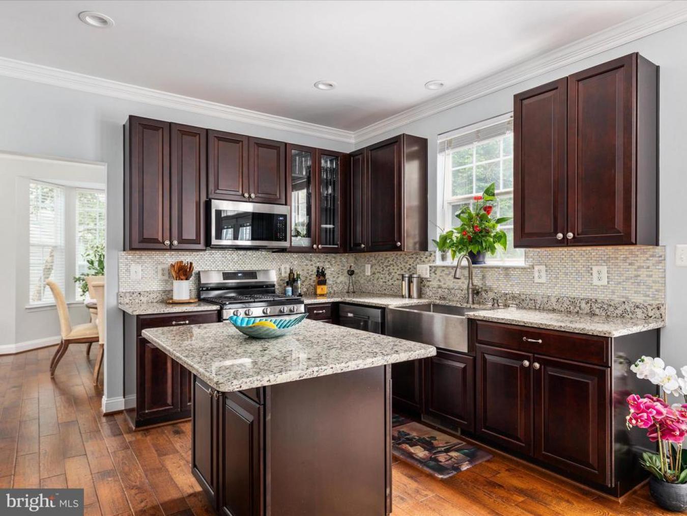 LEESBURG, Virginia, 20175, United States, 5 Bedrooms Bedrooms, ,3 BathroomsBathrooms,Residential,For Sale,1893109