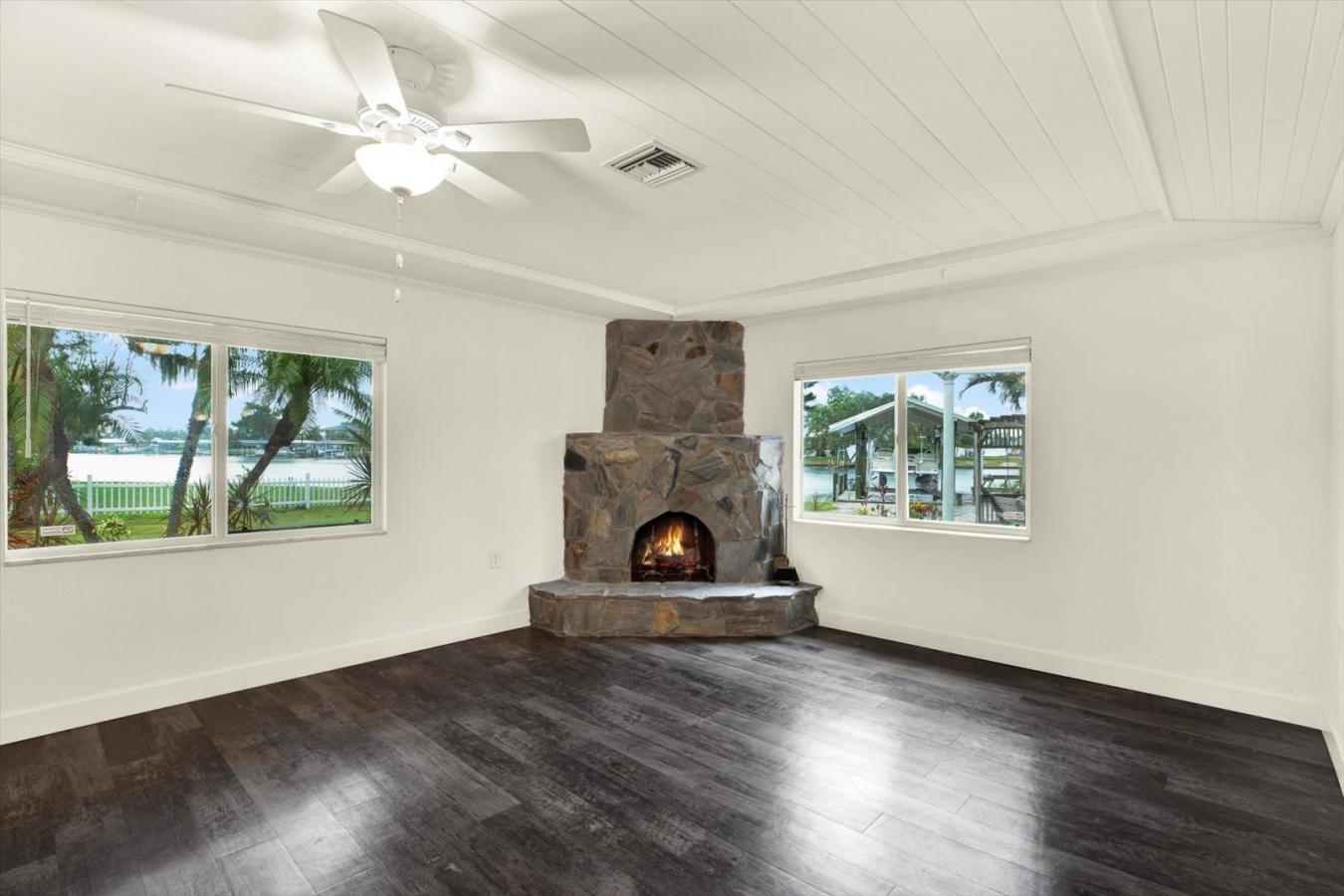 Ruskin, Hillsborough, 33570, United States, 2 Bedrooms Bedrooms, ,2 BathroomsBathrooms,Residential,For Sale,1892330