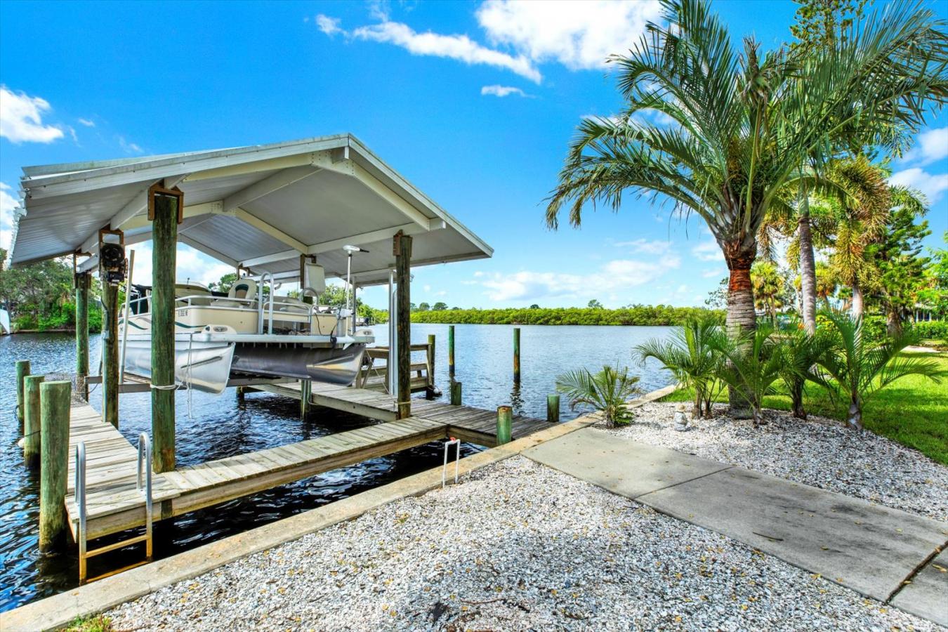 Ruskin, Hillsborough, 33570, United States, 2 Bedrooms Bedrooms, ,2 BathroomsBathrooms,Residential,For Sale,1892330