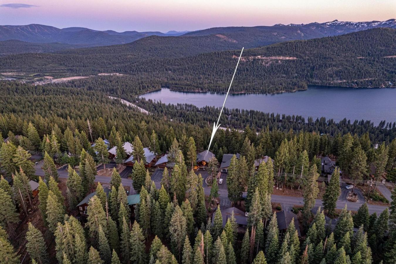 Truckee, California, 96161, United States, 4 Bedrooms Bedrooms, ,5 BathroomsBathrooms,Residential,For Sale,1889195