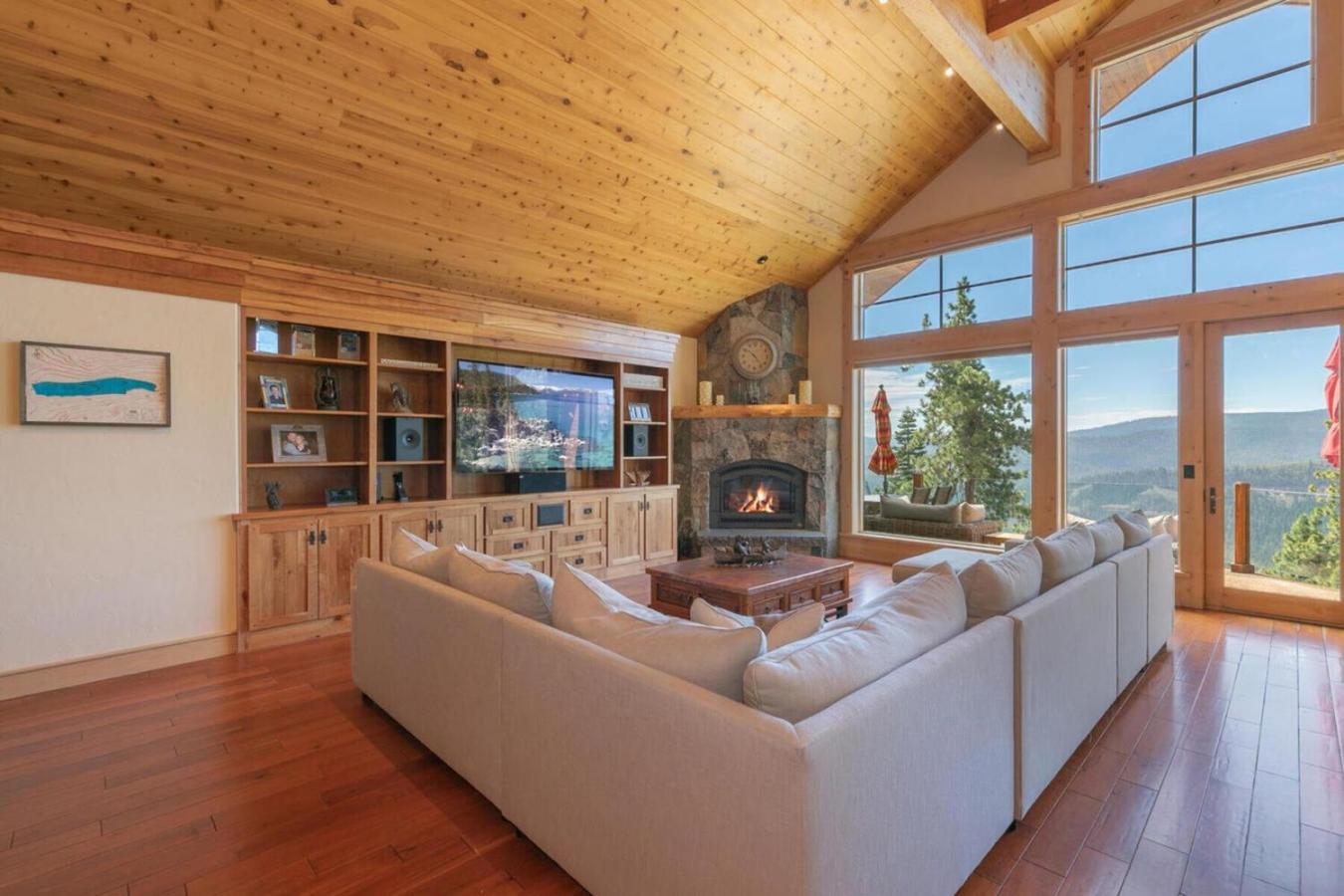 Truckee, California, 96161, United States, 4 Bedrooms Bedrooms, ,5 BathroomsBathrooms,Residential,For Sale,1889195