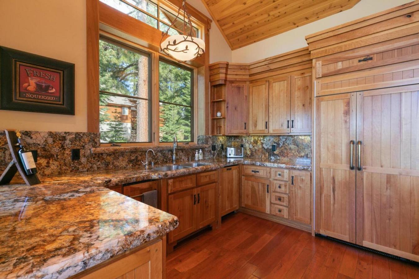 Truckee, California, 96161, United States, 4 Bedrooms Bedrooms, ,5 BathroomsBathrooms,Residential,For Sale,1889195