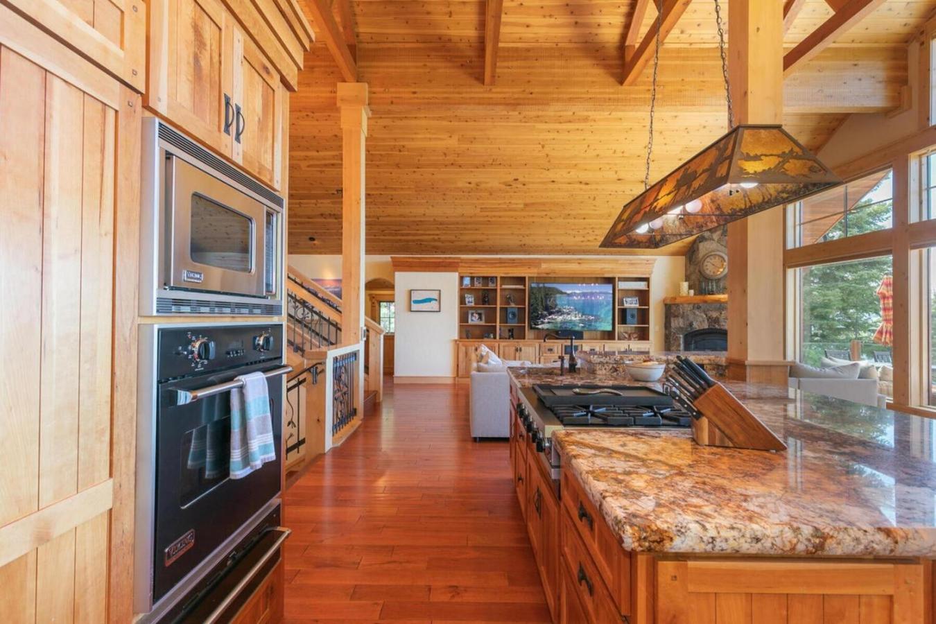 Truckee, California, 96161, United States, 4 Bedrooms Bedrooms, ,5 BathroomsBathrooms,Residential,For Sale,1889195