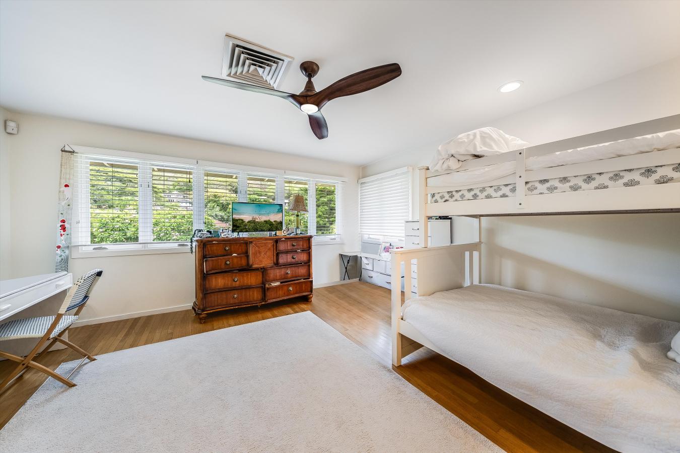 Kailua, Hawaii, 96734, United States, 4 Bedrooms Bedrooms, ,5 BathroomsBathrooms,Residential,For Sale,1893095