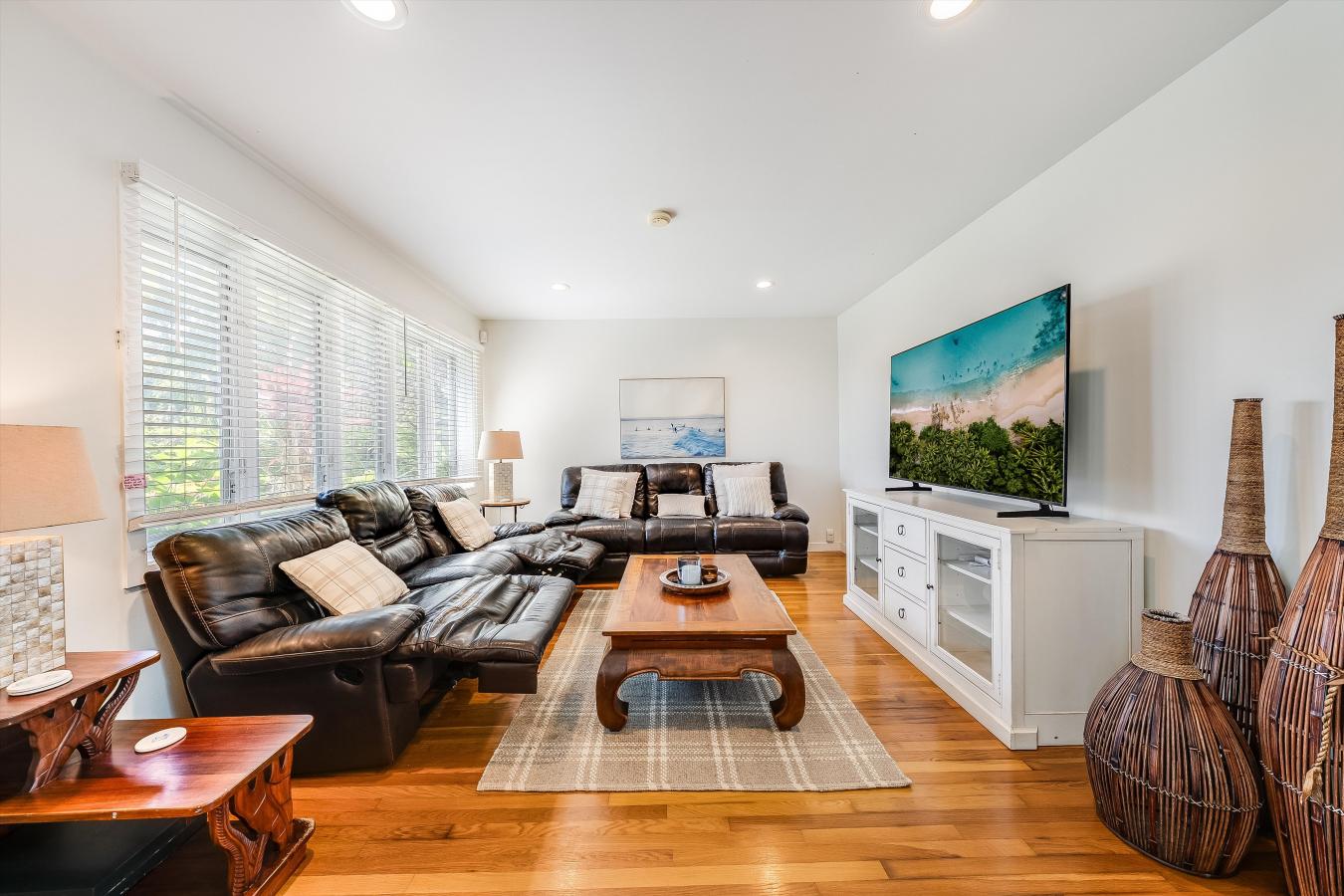Kailua, Hawaii, 96734, United States, 4 Bedrooms Bedrooms, ,5 BathroomsBathrooms,Residential,For Sale,1893095
