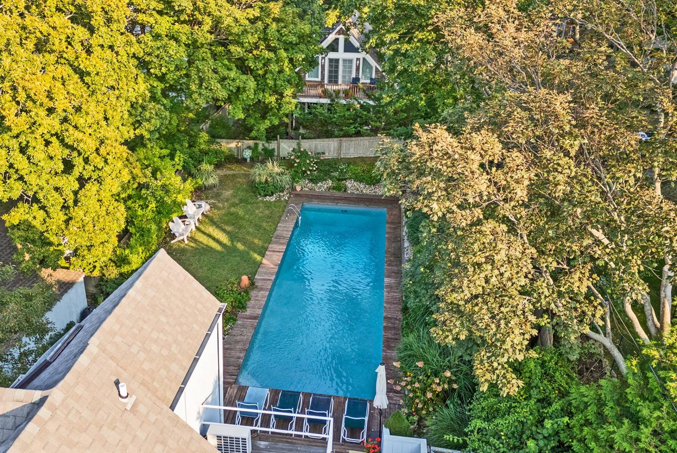 East Hampton, New York, 11937, United States, 7 Bedrooms Bedrooms, ,4 BathroomsBathrooms,Residential,For Sale,1900331