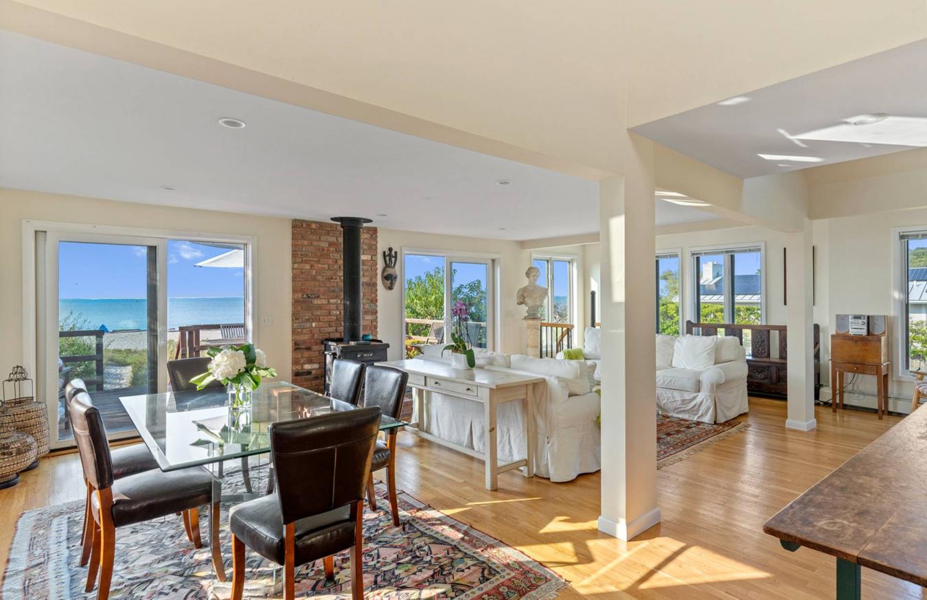 East Hampton, New York, 11937, United States, 7 Bedrooms Bedrooms, ,4 BathroomsBathrooms,Residential,For Sale,1900331
