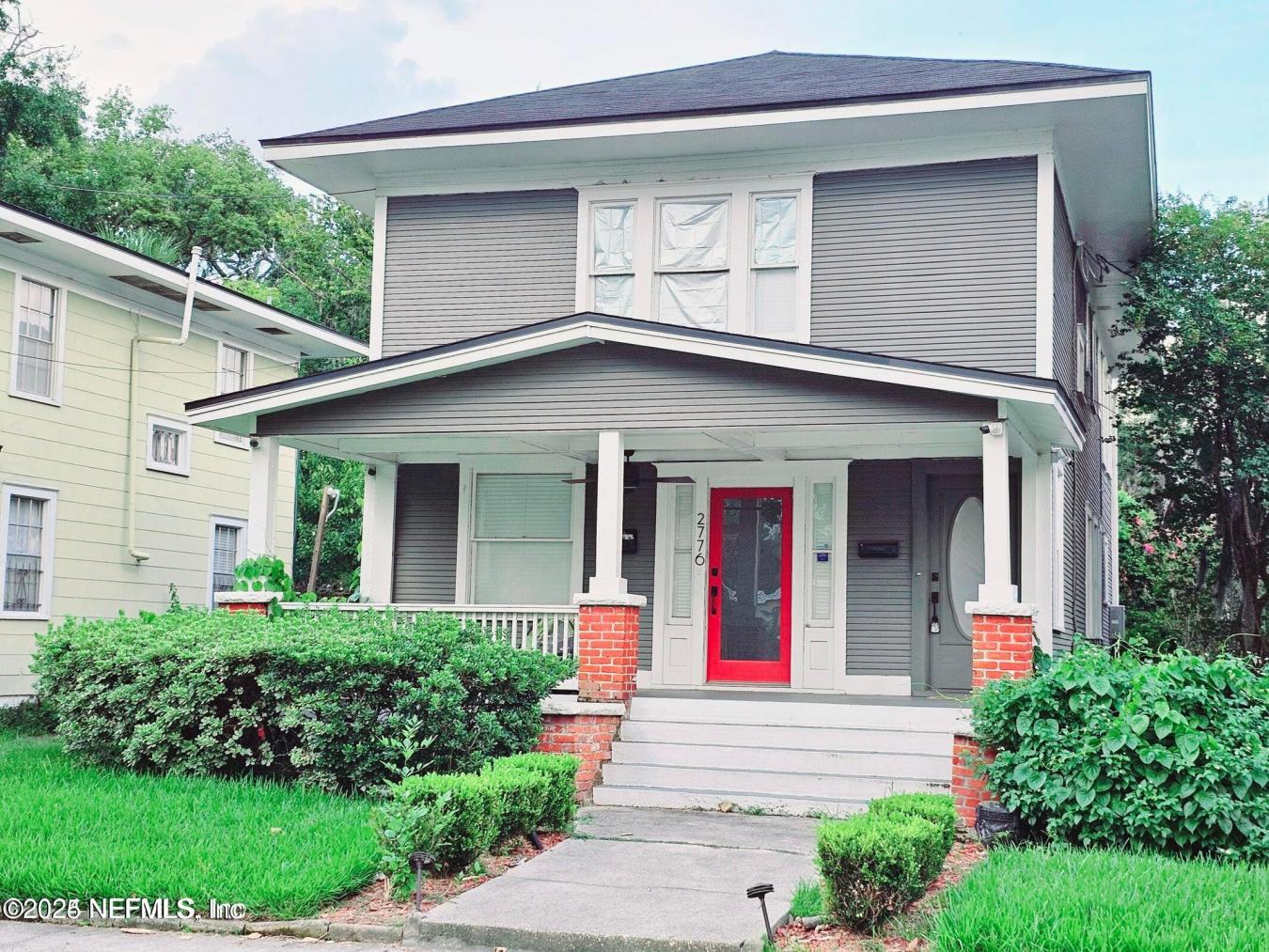 Exquisite duplex in historic Avondale/Riverside situated on a large co – image 1