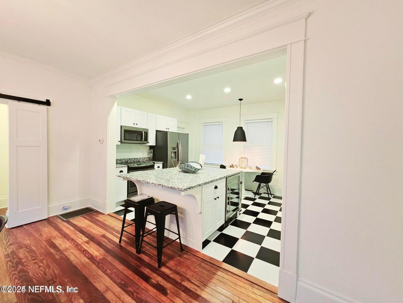 Exquisite duplex in historic Avondale/Riverside situated on a large co – image 11