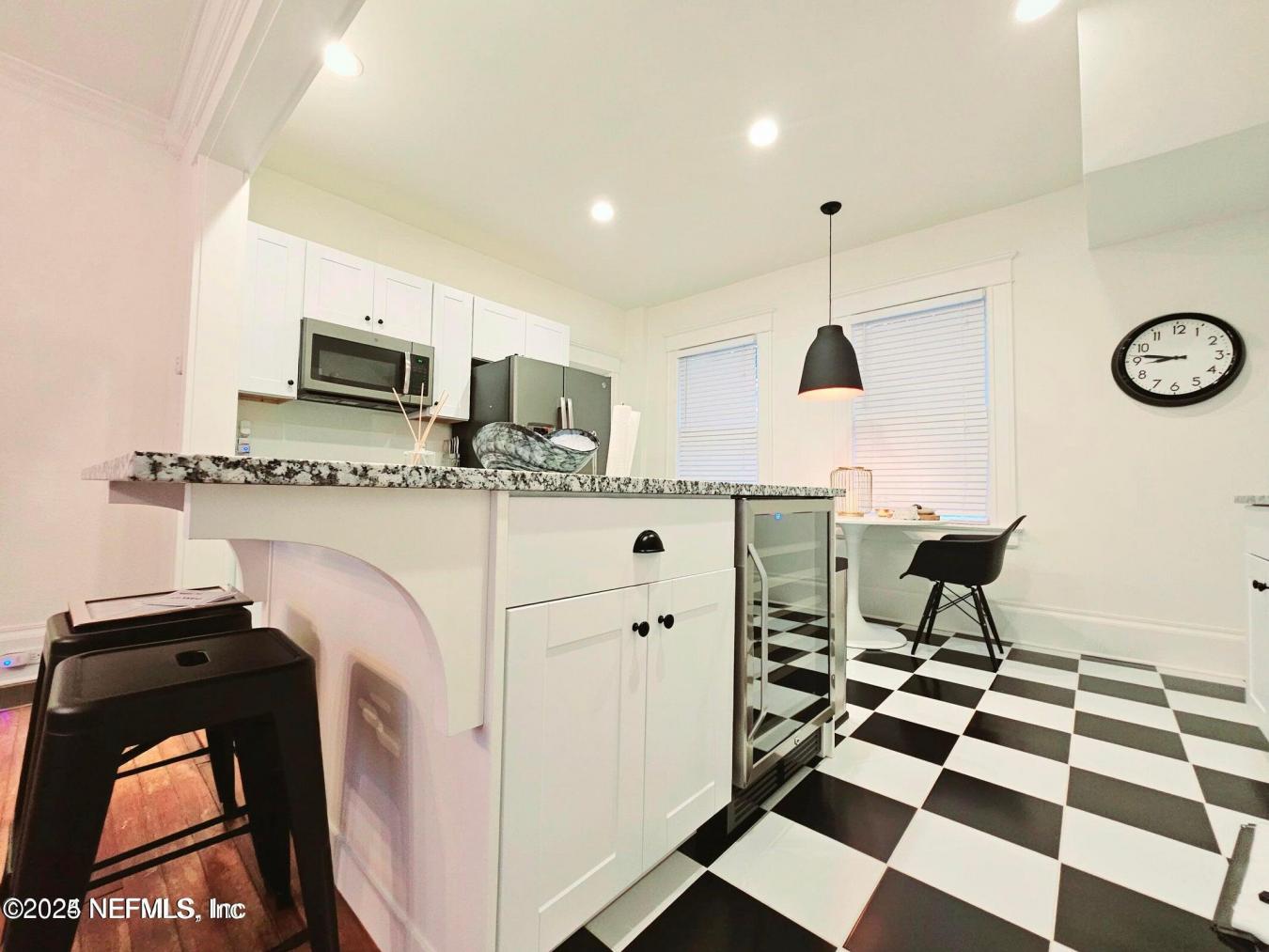 Exquisite duplex in historic Avondale/Riverside situated on a large co – image 16