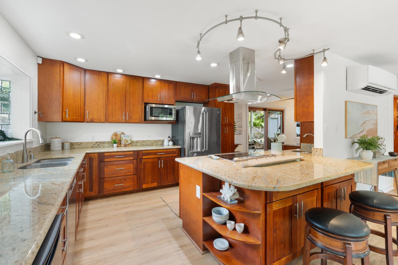 Kailua, Hawaii, 96734, United States, 5 Bedrooms Bedrooms, ,4 BathroomsBathrooms,Residential,For Sale,1966117