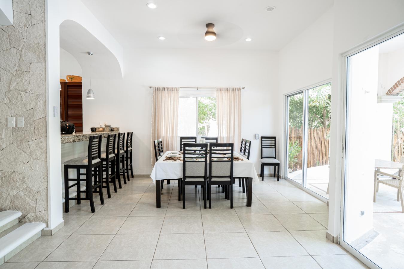Akumal, Mexico, 77780, Mexico, 6 Bedrooms Bedrooms, ,5 BathroomsBathrooms,Residential,For Sale,1893075