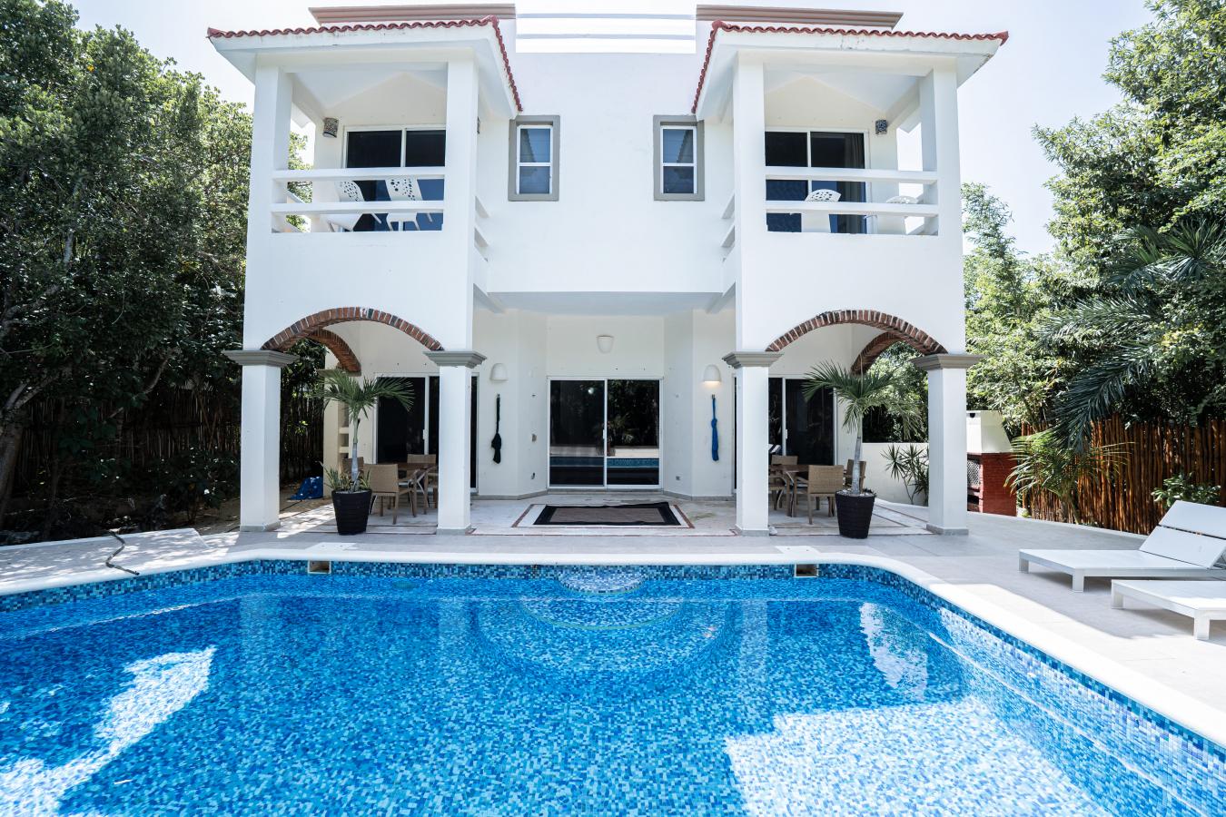 Akumal, Mexico, 77780, Mexico, 6 Bedrooms Bedrooms, ,5 BathroomsBathrooms,Residential,For Sale,1893075