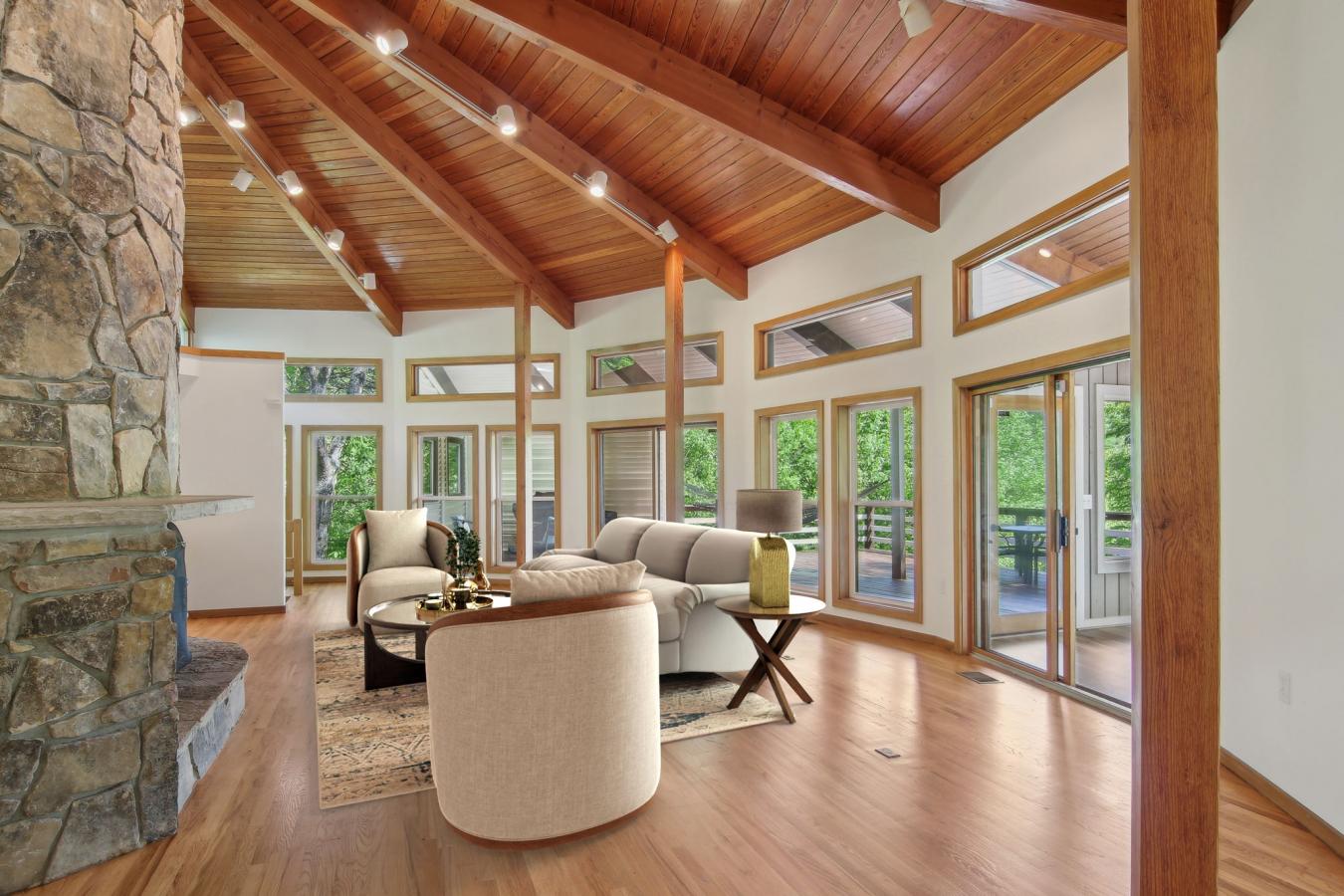 Bryson City, Swain, 28713, United States, 4 Bedrooms Bedrooms, ,4 BathroomsBathrooms,Residential,For Sale,1904100