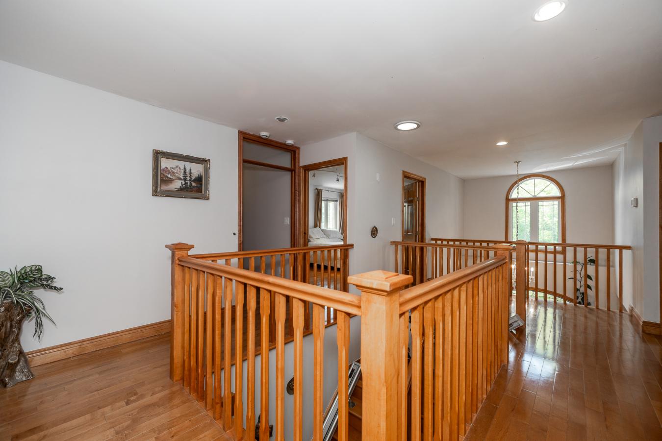 Owen Sound, Grey, N4K 5N3, Canada, 6 Bedrooms Bedrooms, ,5 BathroomsBathrooms,Residential,For Sale,1893065