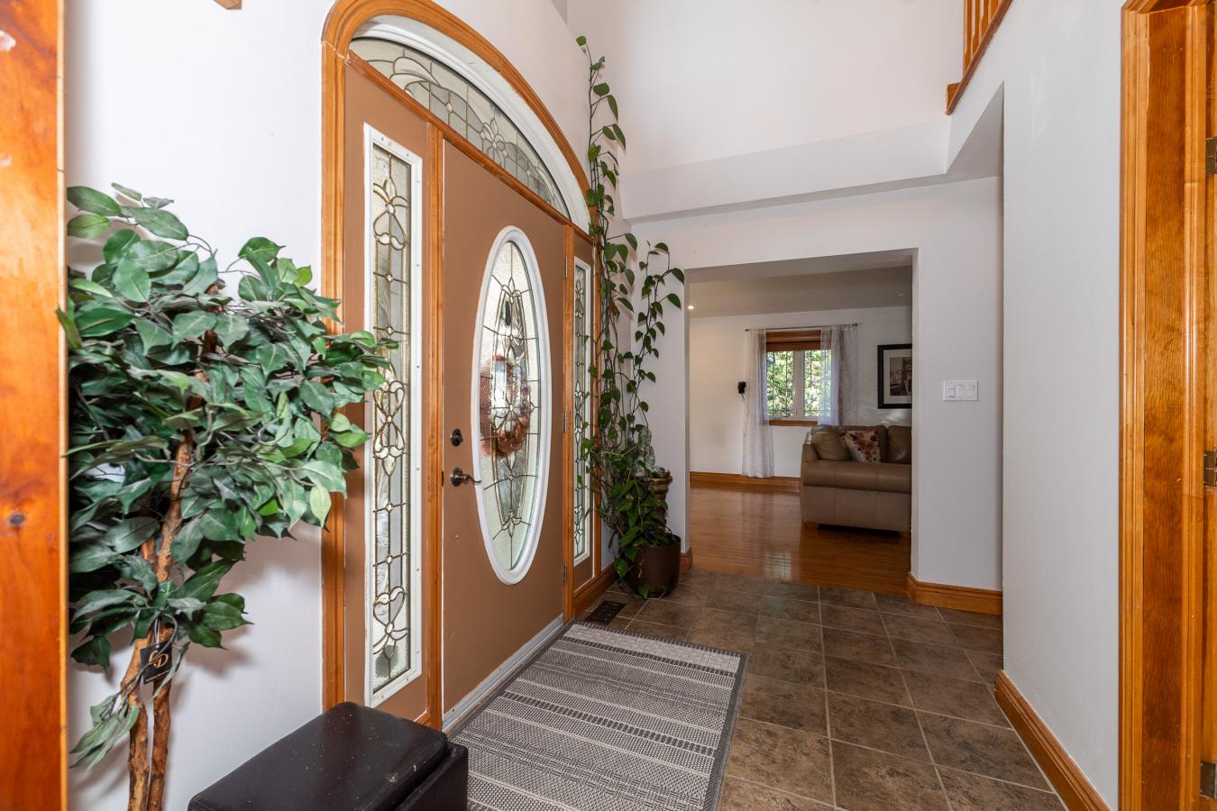 Owen Sound, Grey, N4K 5N3, Canada, 6 Bedrooms Bedrooms, ,5 BathroomsBathrooms,Residential,For Sale,1893065